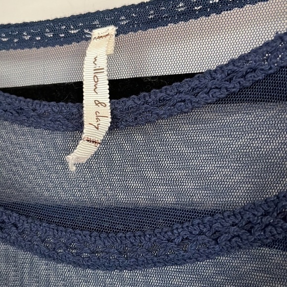 Willow & Clay sheer embellished navy top size medium - Picture 4 of 9